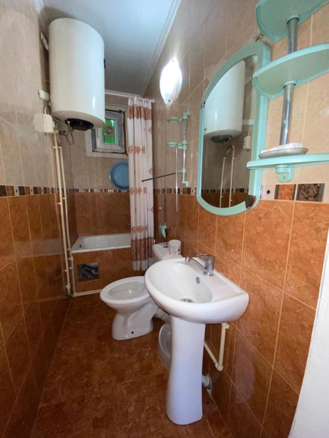 Семейный Дворик Sukhumi Exterior foto