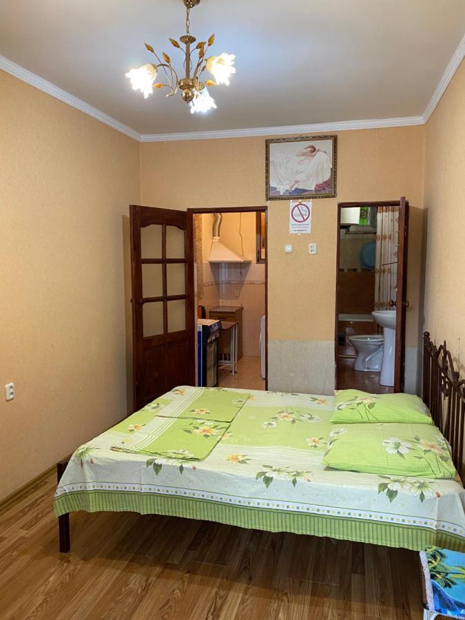 Семейный Дворик Sukhumi Exterior foto